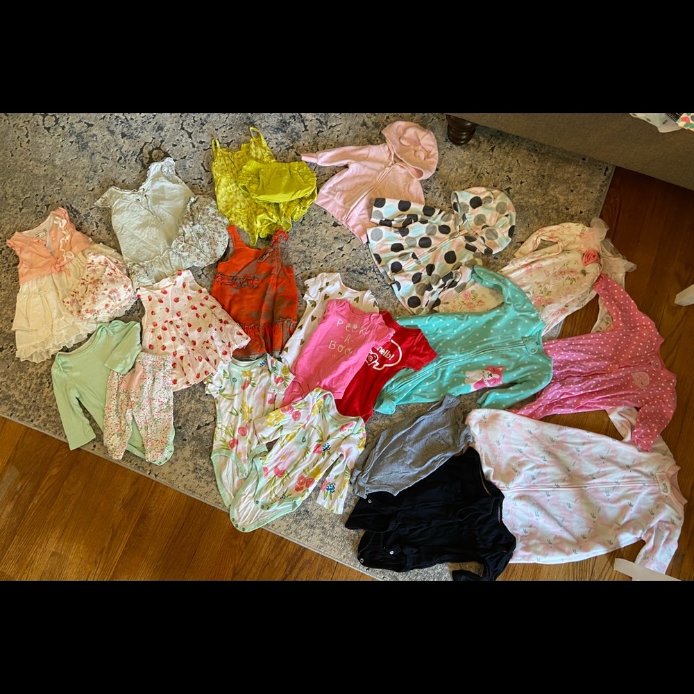 Baby girl 0-3 and 3-6 months clothes
